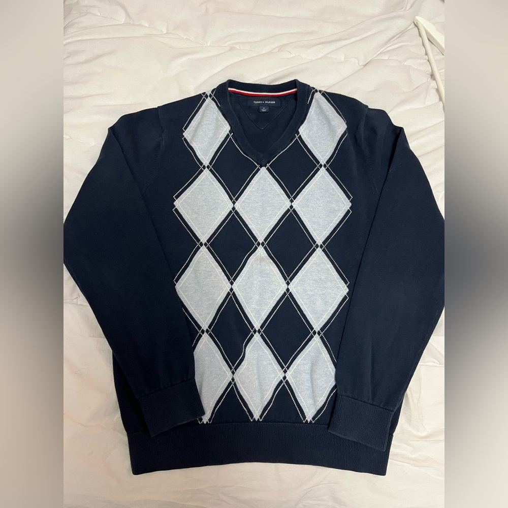 Men’s Tommy Hilfiger V neck sweater argyle design